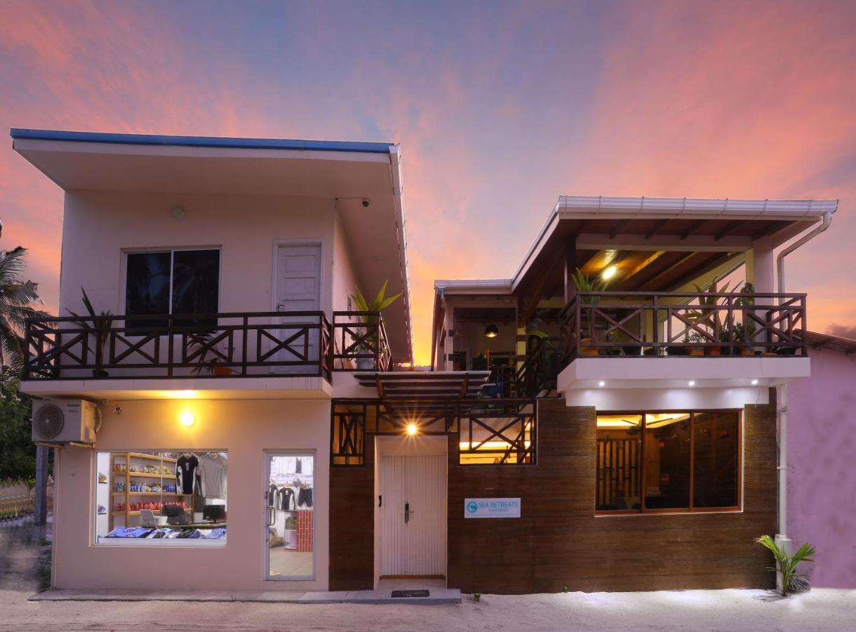Surf Yoga Camp Hotel Тулусдоо Екстериор снимка